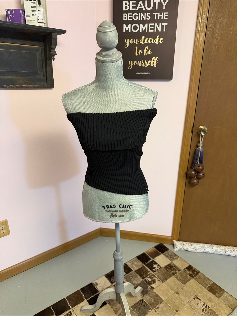 Off-Shoulder Ribbed Crop Top - Black
